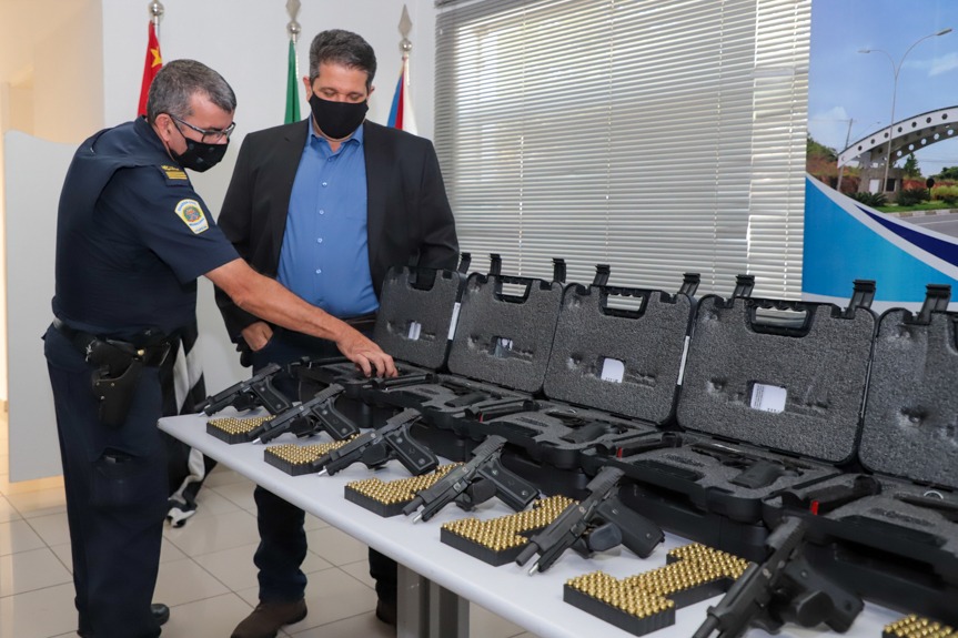 ENTREGA DE ARMAMENTO 2.jpg